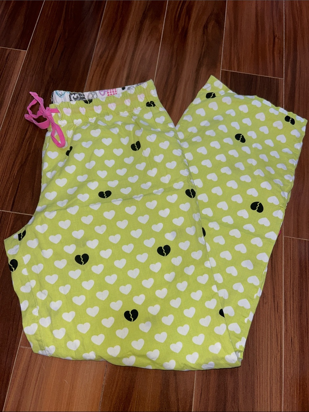 Small Jenni heart print pajama pants neon green